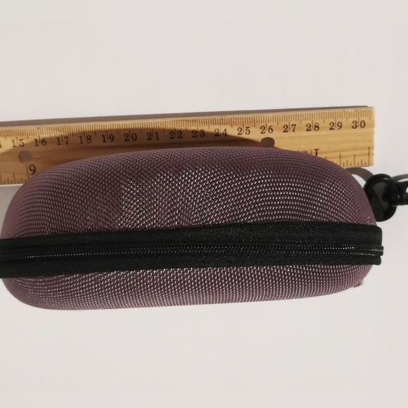 New wear glasses case. - Picture 2 of 2